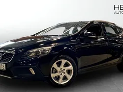 Svart (black) Begagnad 2014 Volvo V40 CC Momentum Kombi | 124 900 kr (Marknadspris)