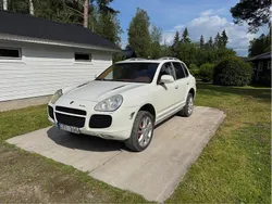 Vit Begagnad 2005 Porsche Cayenne Turbo SUV | 35 000 kr