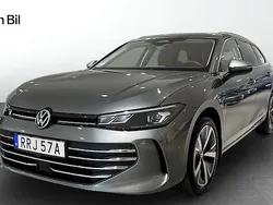 Mörkgrå Begagnad 2024 VW Passat Business Kombi | 449 900 kr (Lite dyr)