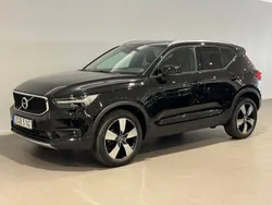 Svart Begagnad 2020 Volvo XC40 Momentum SUV | 289 500 kr (Marknadspris)