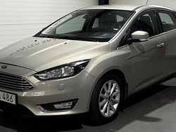 Grå Begagnad 2015 Ford Focus Titanium Halvkombi | 59 900 kr (Bra pris)