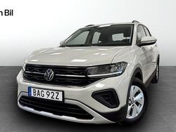 Ljusgrå (ascot grey) Begagnad 2023 VW T-Cross Life SUV | 204 900 kr (Marknadspris)