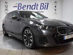 Grå Begagnad 2024 BMW i5 M Sport Sedan | 959 500 kr (Marknadspris)