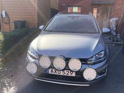 Grå Begagnad 2016 VW Golf Alltrack Kombi | 164 000 kr (Marknadspris)