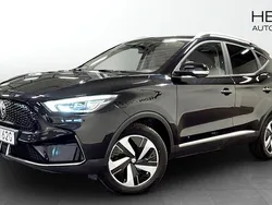 Svart (black) Begagnad 2021 MG ZS Luxury Sedan | 244 900 kr (Bra pris)