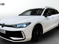 Vit Begagnad 2024 VW Passat R-line Kombi | 479 900 kr