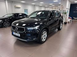 Svart Begagnad 2020 Volvo XC40 Momentum SUV | 264 000 kr (Marknadspris)