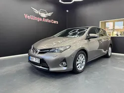 Brun Begagnad 2013 Toyota Auris Executive Halvkombi | 114 900 kr (Lite dyr)