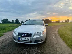 Grå Begagnad 2010 Volvo V70 Momentum Kombi | 70 000 kr (Superpris)