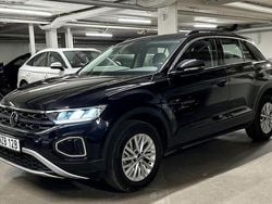 Svart Begagnad 2023 VW T-Roc SUV | 274 000 kr (Bra pris)