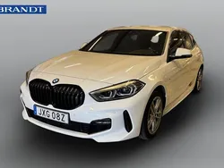 Vit Begagnad 2022 BMW 118 M Sport Halvkombi | 259 900 kr (Lite dyr)