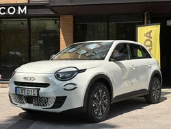 Vit Ny 2025 Fiat 600 Lounge SUV | 350 000 kr (Dyr)