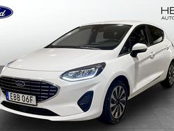 Frozen white Begagnad 2023 Ford Fiesta Halvkombi | 169 900 kr (Marknadspris)