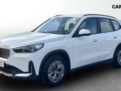 Vit Begagnad 2024 BMW iX1 SUV | 419 900 kr (Bra pris)