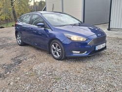 Blå Begagnad 2015 Ford Focus Titanium Halvkombi | 47 500 kr (Bra pris)