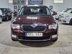 Mörkröd Begagnad 2008 Skoda Superb Elegance Halvkombi | 57 900 kr (Lite dyr)