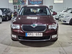 Mörkröd Begagnad 2008 Skoda Superb Elegance Halvkombi | 57 900 kr (Lite dyr)
