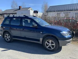 Blå Begagnad 2003 Mitsubishi Outlander SUV | 23 000 kr (Marknadspris)