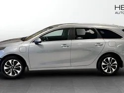 Grå (silver) Begagnad 2022 Kia Ceed Sportswagon Advance Kombi | 259 900 kr (Marknadspris)