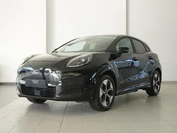 Svart (agate black metallic) Ny 2025 Ford Puma Gen-E Premium SUV | 417 000 kr