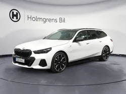 Röd Begagnad 2025 BMW 550e Efficient Dynamics Kombi | 995 000 kr (Bra pris)