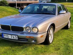 Grå Begagnad 2000 Jaguar XJ Executive Sedan | 83 000 kr