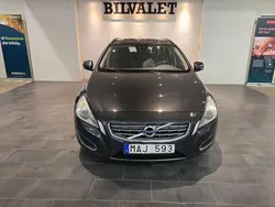 Grå Begagnad 2012 Volvo V60 Momentum Kombi | 79 900 kr (Marknadspris)