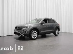 Grå (indium grey metallic) Ny 2025 VW T-Roc Life SUV | 364 500 kr (Marknadspris)
