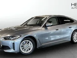 Grå (grey) Begagnad 2023 BMW i4 Sedan | 429 700 kr (Marknadspris)