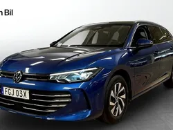 Blå (reef blue metallic) Begagnad 2024 VW Passat Business Kombi | 384 800 kr (Lite dyr)