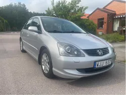 Silver Begagnad 2005 Honda Civic Halvkombi | 33 000 kr (Marknadspris)