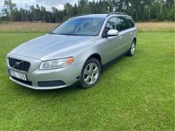 Grå Begagnad 2008 Volvo V70 Kinetic Kombi | 32 000 kr (Superpris)