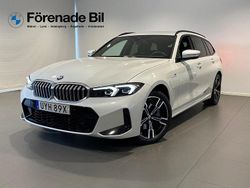 Vit Begagnad 2024 BMW 330e M Sport Kombi | 489 000 kr (Marknadspris)