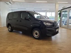 Svart Ny 2025 Peugeot Partner Minibuss | 434 250 kr