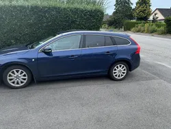 Blå Begagnad 2012 Volvo V60 Momentum Kombi | 75 000 kr (Marknadspris)