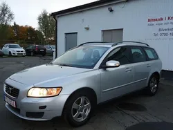 Ljusgrå (grå) Begagnad 2009 Volvo V50 Kinetic Kombi | 39 500 kr (Marknadspris)