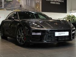 Grå (volcano grey metallic) Begagnad 2024 Porsche Panamera 4S Sedan | 1 525 000 kr (Marknadspris)