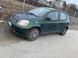 Grön Begagnad 2000 Toyota Yaris Halvkombi | 9 000 kr (Bra pris)