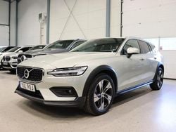 Vit Begagnad 2020 Volvo V60 CC Kombi | 268 800 kr (Marknadspris)