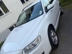 Vit Begagnad 2016 Volvo V70 Momentum Kombi | 130 000 kr (Marknadspris)