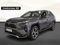 Grå Begagnad 2025 Toyota RAV4 Hybrid Style SUV | 559 000 kr (Marknadspris)