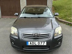 Grå Begagnad 2007 Toyota Avensis Sedan | 60 000 kr (Marknadspris)