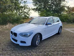 Vit Begagnad 2015 BMW M135 Halvkombi | 319 000 kr (Lite dyr)