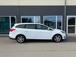 Vit Begagnad 2017 Ford Focus Titanium Kombi | 109 400 kr (Bra pris)