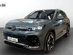 Grå Begagnad 2024 VW Tiguan R-line SUV | 499 900 kr (Dyr)