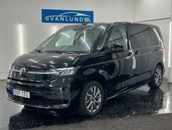 Svart Begagnad 2023 VW Multivan Life Minibuss | 579 800 kr (Marknadspris)