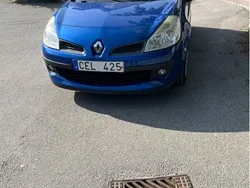 Blå Begagnad 2008 Renault Clio R.S. Halvkombi | 23 000 kr (Marknadspris)