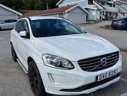 Vit Begagnad 2015 Volvo XC60 Momentum SUV | 130 000 kr (Bra pris)