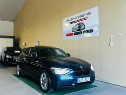 Blå Begagnad 2012 BMW 118 Halvkombi | 109 900 kr (Marknadspris)