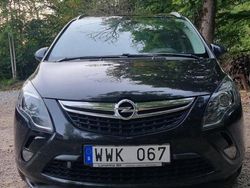 Svart Begagnad 2012 Opel Zafira Tourer Enjoy Minibuss | 43 000 kr (Marknadspris)